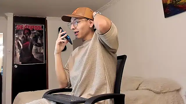 Snapshot of a_lejandro_0_8 chatting on 25, 12, 2024 a lejandro 0 8 online show from 25, 12, 2024