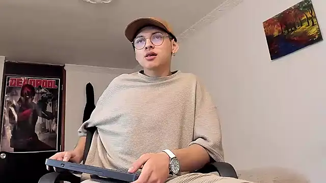 Snapshot of a_lejandro_0_8 chatting on 25, 12, 2024 a lejandro 0 8 online show from 25, 12, 2024