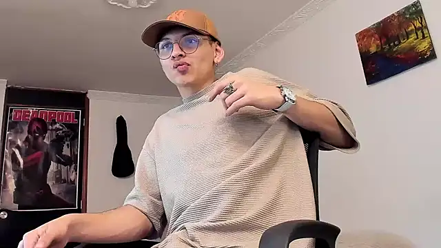 Snapshot of a_lejandro_0_8 chatting on 25, 12, 2024 a lejandro 0 8 online show from 25, 12, 2024