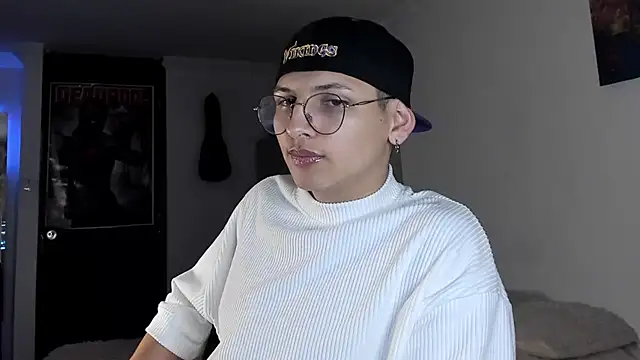 Snapshot of a_lejandro_0_8 chatting on 26, 12, 2024 a lejandro 0 8 online show from 26, 12, 2024