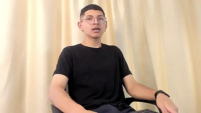 Snapshot of a_lejandro_0_8 chatting on 18, 1, 2025 a lejandro 0 8 online show from 18, 1, 2025