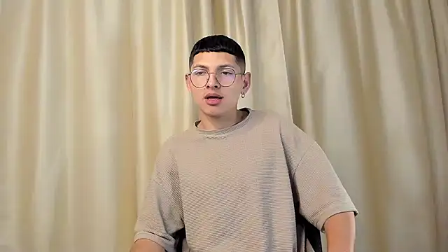 Snapshot of a_lejandro_0_8 chatting on 19, 1, 2025 a lejandro 0 8 online show from 19, 1, 2025