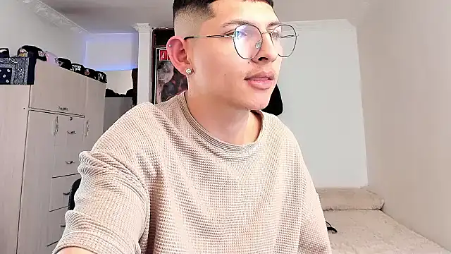 Snapshot of a_lejandro_0_8 chatting on 21, 1, 2025 a lejandro 0 8 online show from 21, 1, 2025