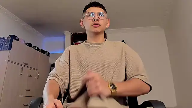 Snapshot of a_lejandro_0_8 chatting on 21, 1, 2025 a lejandro 0 8 online show from 21, 1, 2025