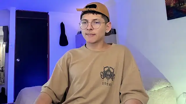 Snapshot of a_lejandro_0_8 chatting on 4, 2, 2025 a lejandro 0 8 online show from 4, 2, 2025