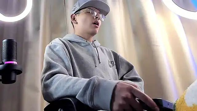 Snapshot of a_lejandro_0_8 chatting on 5, 2, 2025 a lejandro 0 8 online show from 5, 2, 2025