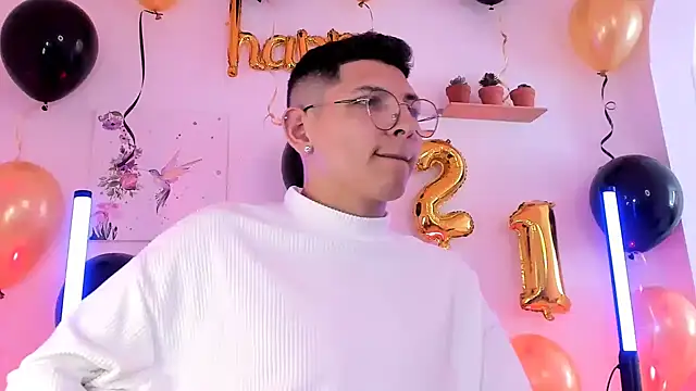 Snapshot of a_lejandro_0_8 chatting on 18, 2, 2025 a lejandro 0 8 online show from 18, 2, 2025