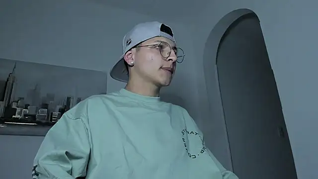 Snapshot of a_lejandro_0_8 chatting on 2, 3, 2025 a lejandro 0 8 online show from 2, 3, 2025