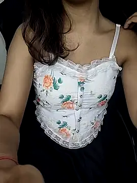 Snapshot of Leeeezzzz_roy chatting on 20, 2, 2025 Leeeezzzz roy online show from 20, 2, 2025