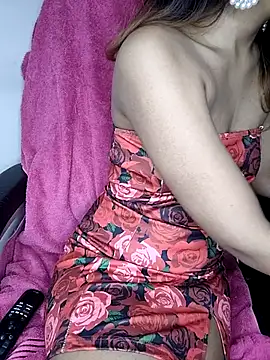 Snapshot of Leeeezzzz_roy chatting on 8, 9, 2025 Leeeezzzz roy online show from 8, 9, 2025