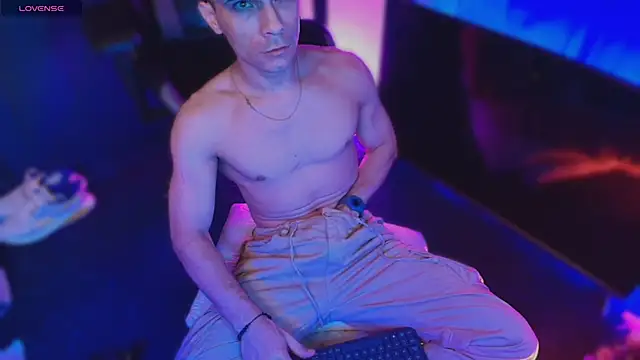 sexyboycolombi4 online show from 1, 12, 2025