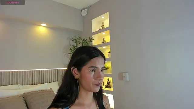 Snapshot of EmmilyCollson chatting on 17, 10, 2025 EmmilyCollson online show from 17, 10, 2025