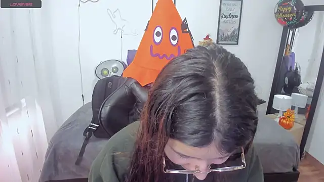 Amy joones online show from 29, 10, 2025