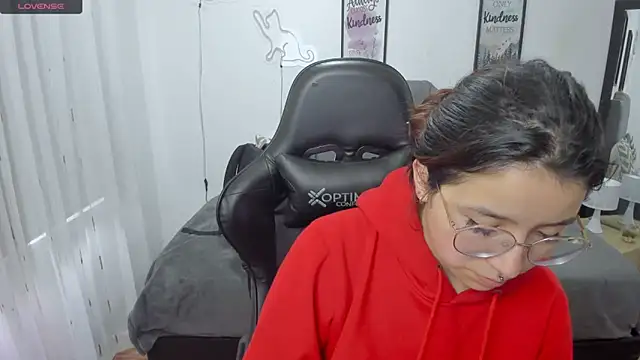 Amy joones online show from 7, 11, 2025