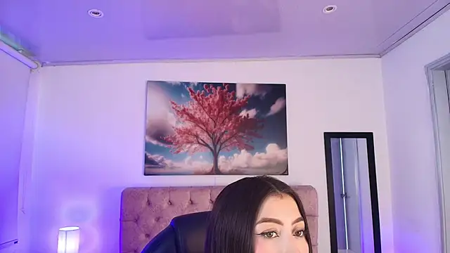 Julianaa Castro  online show from 13, 2, 2026