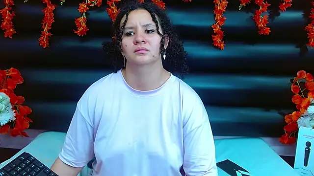 Snapshot of AlaSmith chatting on 4, 2, 2025 AlaSmith online show from 4, 2, 2025