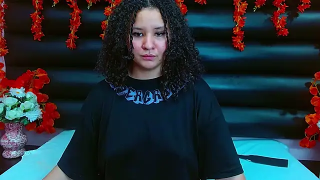 Snapshot of AlaSmith chatting on 5, 2, 2025 AlaSmith online show from 5, 2, 2025