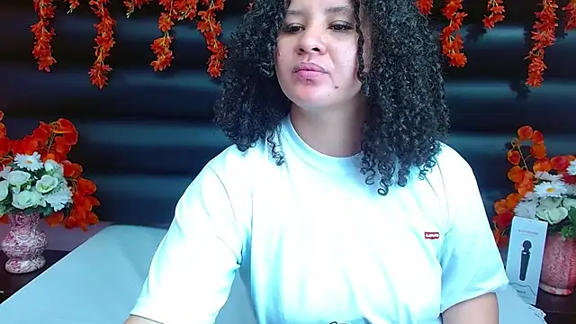 Snapshot of AlaSmith chatting on 8, 2, 2025 AlaSmith online show from 8, 2, 2025