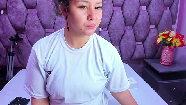 Snapshot of AlaSmith chatting on 1, 10, 2025 AlaSmith online show from 1, 10, 2025