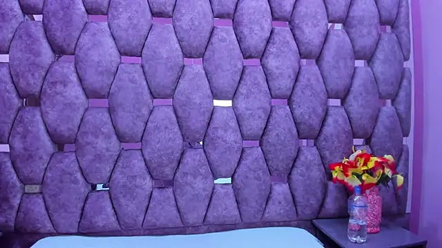 Snapshot of AlaSmith chatting on 4, 10, 2025 AlaSmith online show from 4, 10, 2025