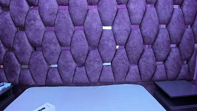 Snapshot of AlaSmith chatting on 5, 10, 2025 AlaSmith online show from 5, 10, 2025