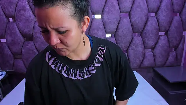 Snapshot of AlaSmith chatting on 21, 10, 2025 AlaSmith online show from 21, 10, 2025