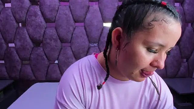 Snapshot of AlaSmith chatting on 23, 10, 2025 AlaSmith online show from 23, 10, 2025