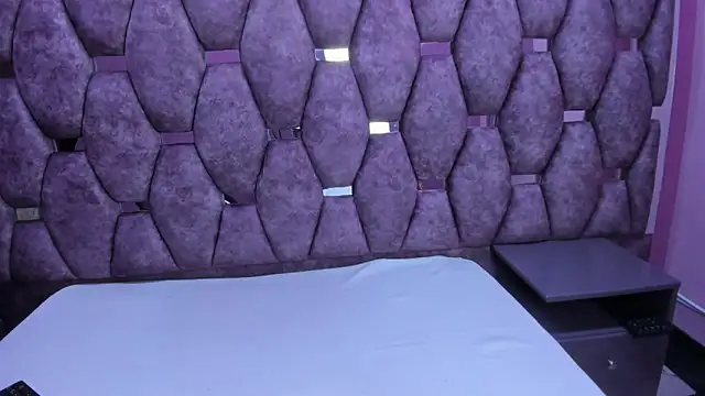 Snapshot of AlaSmith chatting on 28, 10, 2025 AlaSmith online show from 28, 10, 2025