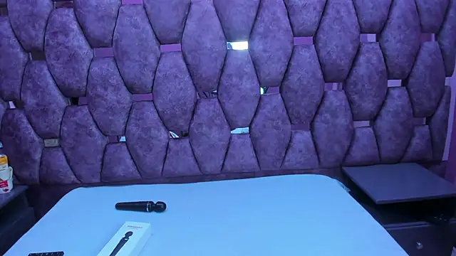 Snapshot of AlaSmith chatting on 2, 11, 2025 AlaSmith online show from 2, 11, 2025