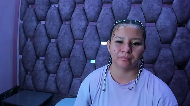 Snapshot of AlaSmith chatting on 18, 11, 2025 AlaSmith online show from 18, 11, 2025