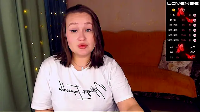 Snapshot of Cutie-Melanie chatting on 6, 12, 2024 Cutie-Melanie online show from 6, 12, 2024