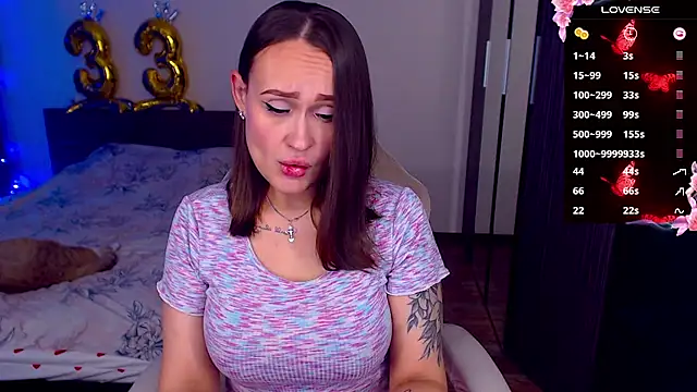 Snapshot of Cutie-Melanie chatting on 16, 11, 2025 Cutie-Melanie online show from 16, 11, 2025