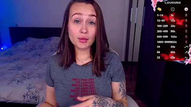 Snapshot of Cutie-Melanie chatting on 19, 11, 2025 Cutie-Melanie online show from 19, 11, 2025