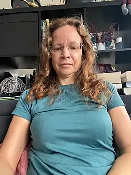 AnnikaRose online show from 28, 10, 2025