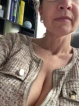 AnnikaRose online show from 1, 4, 2026