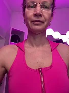 AnnikaRose online show from 6, 4, 2026