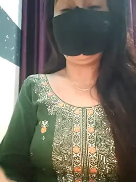 Snapshot of Aishwaryaa_69 chatting on 17, 2, 2025 Aishwaryaa 69 online show from 17, 2, 2025
