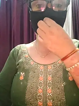 Snapshot of Aishwaryaa_69 chatting on 25, 9, 2025 Aishwaryaa 69 online show from 25, 9, 2025