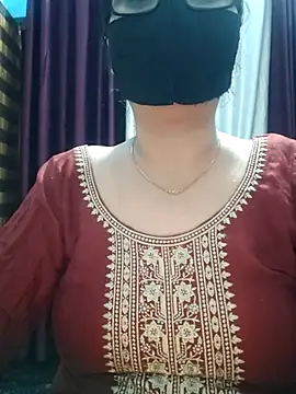 Snapshot of Aishwaryaa_69 chatting on 6, 10, 2025 Aishwaryaa 69 online show from 6, 10, 2025