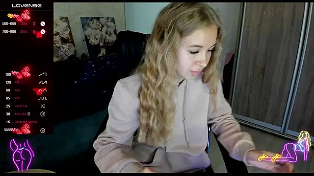 Snapshot of _NigoNika chatting on 13, 10, 2025 NigoNika online show from 13, 10, 2025