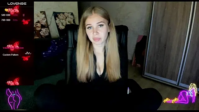 Snapshot of _NigoNika chatting on 17, 10, 2025 NigoNika online show from 17, 10, 2025