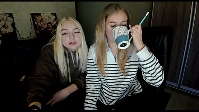 Snapshot of _NigoNika chatting on 24, 10, 2025 NigoNika online show from 24, 10, 2025