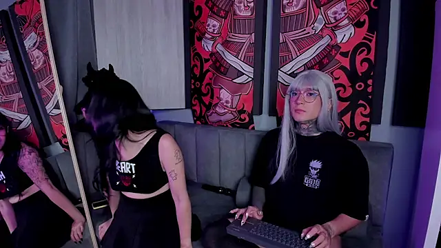 Snapshot of JadeyKhada chatting on 14, 11, 2025 JadeyKhada online show from 14, 11, 2025