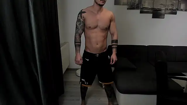 Snapshot of Richarddarell1 chatting on 6, 11, 2025 Richarddarell1 online show from 6, 11, 2025