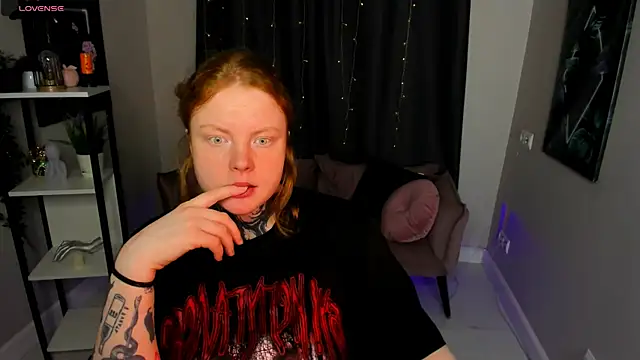 Snapshot of Cassie_xKiss chatting on 15, 11, 2025 Cassie xKiss online show from 15, 11, 2025