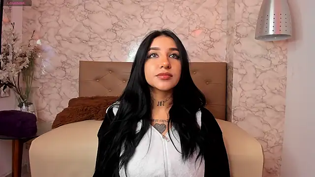 Snapshot of Leiaa_ chatting on 15, 12, 2024 Leiaa online show from 15, 12, 2024