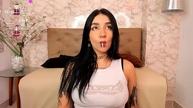 Snapshot of Leiaa_ chatting on 21, 12, 2024 Leiaa online show from 21, 12, 2024