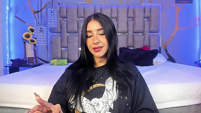 Snapshot of Leiaa_ chatting on 4, 1, 2025 Leiaa online show from 4, 1, 2025