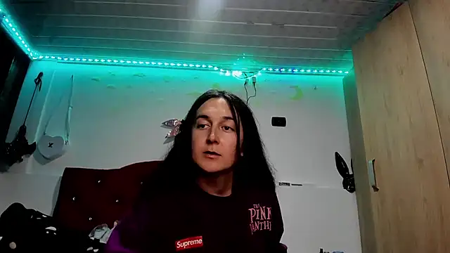 Snapshot of Sweet-Suck69 chatting on 31, 12, 2024 Sweet-Suck69 online show from 31, 12, 2024