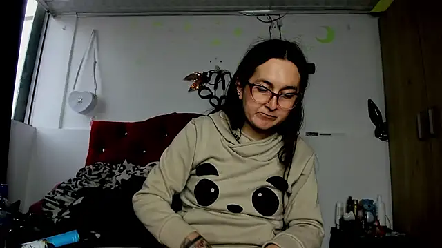 Snapshot of Sweet-Suck69 chatting on 5, 1, 2025 Sweet-Suck69 online show from 5, 1, 2025